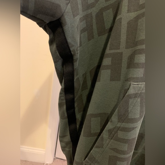 Women’s Adidas hoodie size large. Army green - Picture 4 of 7